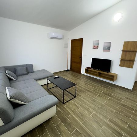 Adla Apartmani อุลซิน ภายนอก รูปภาพ