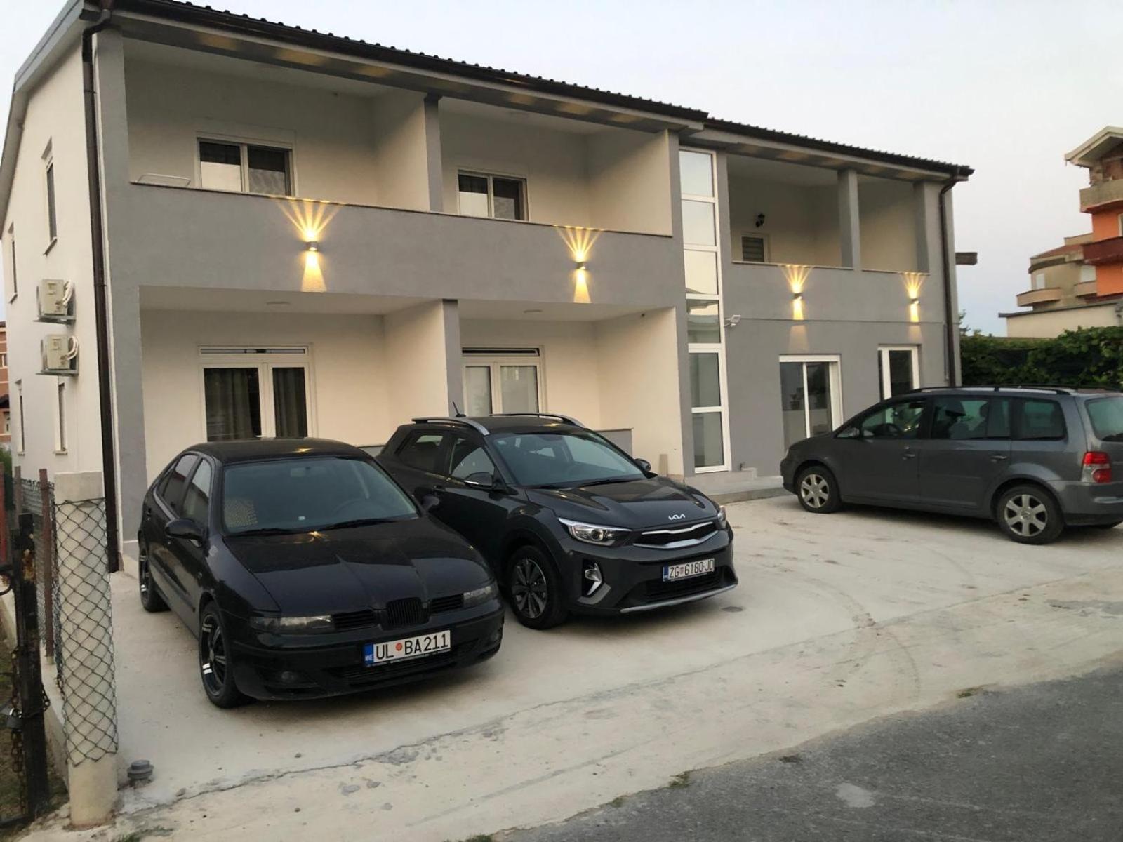 Adla Apartmani อุลซิน ภายนอก รูปภาพ